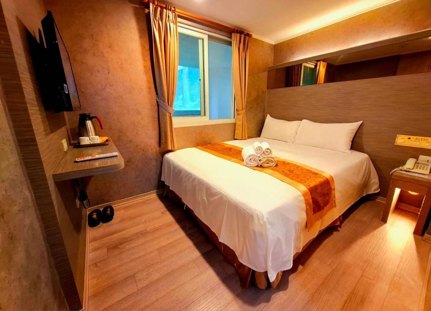 Gau Shan Ching Hotel Чжунчжэн Экстерьер фото